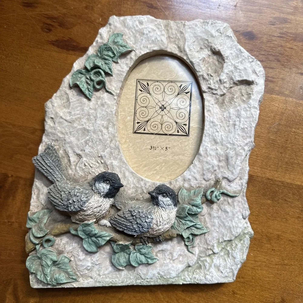 Chickadee Pine Cone 3D 3.5x5 Photo Picture Frame Resin Faux Stone Desk Tabletop